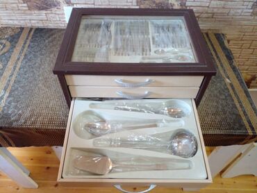 Süfrə ləvazimat dəstləri: Süfrə üçün tam dəst çəngəl-bıçaq qaşıq komplekti – vitrinli taxta — 4