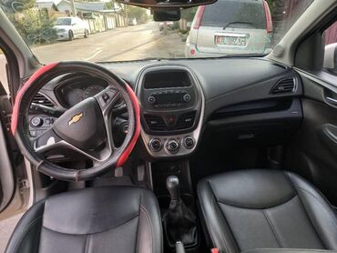 Chevrolet: Chevrolet Spark: 2017 г., 1 л, Механика, Бензин, Седан