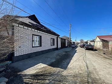 Продажа коттеджей и домов: Продаётся капитальный дом с большим крытым двором-навесом и гаражными — 2