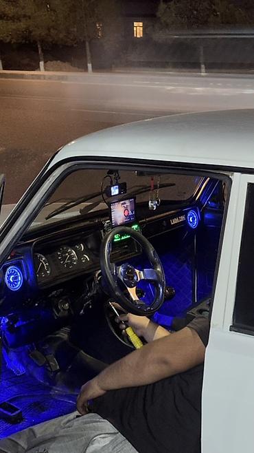 lalafo az pres baglayan: LADA 2107 sedan, ağ rəng. Şekilde gorunduyu kimidir Nomresiz satilir — 3
