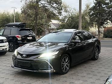прадаю матиз: Toyota Camry: 2021 г., 2.5 л, Вариатор, Гибрид, Седан — 2