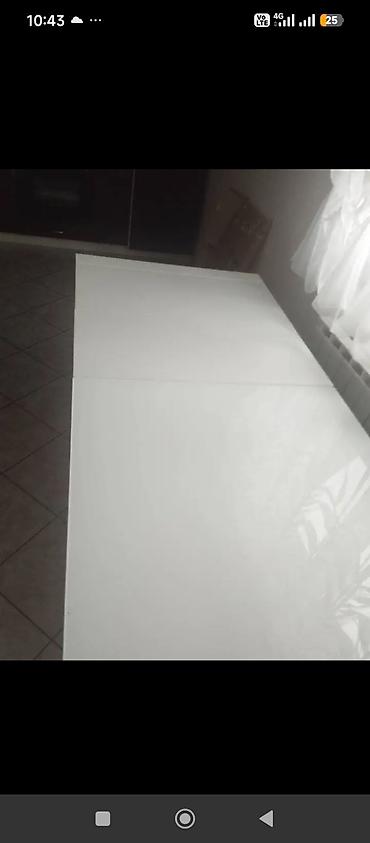 komode forma: Proširivi trpezarijski sto, visokog sjaja – bela boja DIM. 140 90 — 2