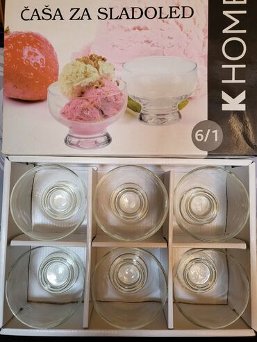 Čaše: Case nove za sladoled iz 2010 god. Case staklene,sve na njima odsjaj — 2