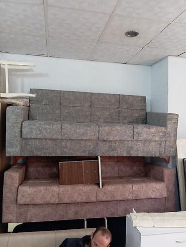 Divanlar: Mebel mağazası üçün 3‑yerlik divanlar - Model: Düz xəttli, müasir — 1