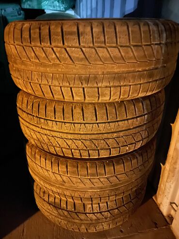 купить диски на внедорожник: Шины 235 / R 19, Зима, Б/у, Комплект, Легковые, Sailun