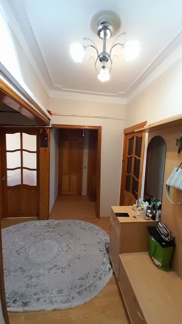 Bakı, 3 otaqlı, Köhnə tikili, 64 kv. m