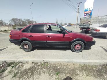 куплю машину volkswagen: Volkswagen Passat: 1989 г., 1.8 л, Механика, Бензин, Седан