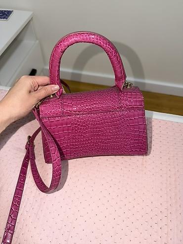 kipling monkey: Сумка мини в стиле топ‑хэндл, цвет фуксия с тиснением под кроко. - — 2