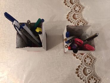 Qələm qabları: Öz Əl işimdir. Əl əməyim sayəsində ərsəyə gəlib. Əl işi olan bu iki — 2