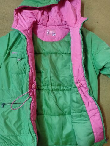 зеленый пиджак: Куртка детская на 10-11 лет,рост 150см состояние хорошее