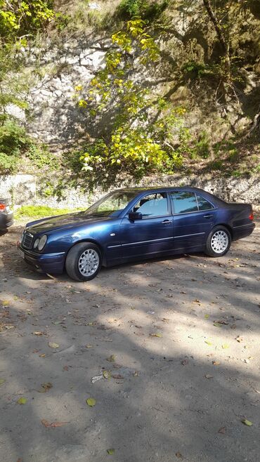 vita maşını: Mercedes-Benz E 220: 2.2 l | 1998 il Sedan