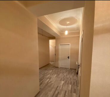 Uzunmüddətli kirayə mənzillər: 2 otaqlı, 12-ci mərtəbə, tam təmirli mənzil Tam əşyalı: kondisioner — 5