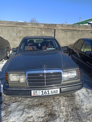 грузовые мерседес: Mercedes-Benz W124: 1989 г., 2.3 л, Механика, Бензин, Седан