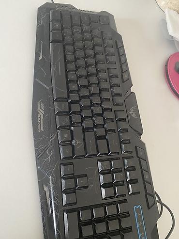 gamer komputer: Oyun klaviaturası – tam ölçülü, kabelli (USB) model Xüsusiyyətlər: - — 2