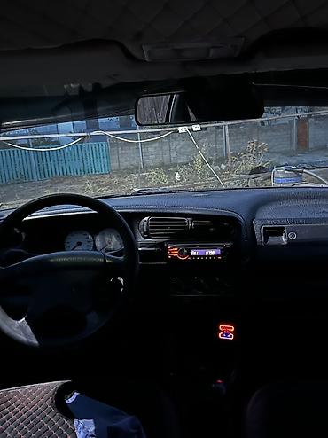 Унаа сатуу: Volkswagen Vento: 1994 г., 1.8 л, Кол менен иштөөчү, Бензин, Седан — 8