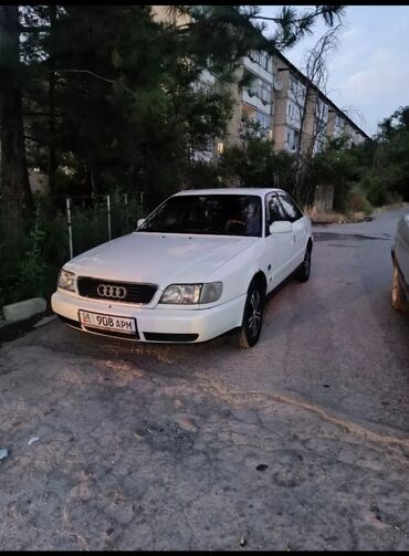 купить кожаные сиденья для авто бу: Белый седан Audi A6 1996 года выпуска с инжекторным двигателем объемом