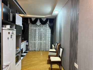 Uzunmüddətli kirayə mənzillər: Evdə bir işləyən xanım yaşayır bir işləyən xanım axtarılır.Ev — 16