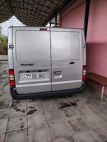 Yük maşınları: Ford Transit yük furgonu - Korpus: qapalı panel furgon, ikitaylı arxa — 2