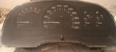 m50 priboru: Opel Astra avtomobilinin cihazlar paneli. Sürət, dövr və temperatur