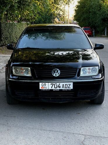 Volkswagen: Volkswagen Bora: 2003 г., 1.6 л, Механика, Бензин, Седан