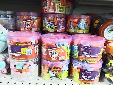 Канцтовары: Набор точилок для карандашей в пластиковых банках. - Форматы — 3