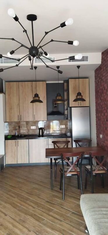 квартира студия баку: Mənzil Neftçilər metrosuna 5 dəq yerləşir. Xəzər universitetinin