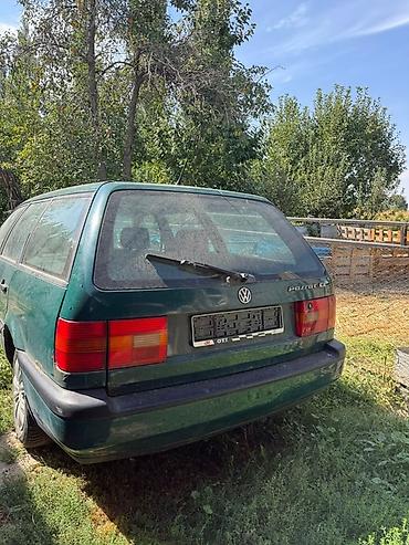 шторка range: Volkswagen Passat: 1994 г., Механика, Универсал — 7