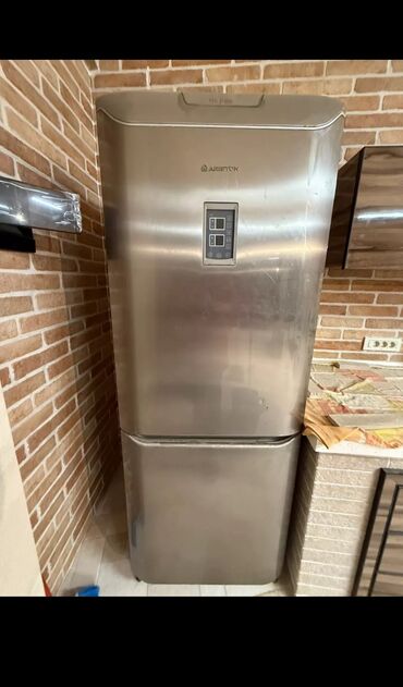 Separatorlar: İşlənmiş 2 qapılı Hotpoint Ariston Soyuducu Satılır, rəng - Boz