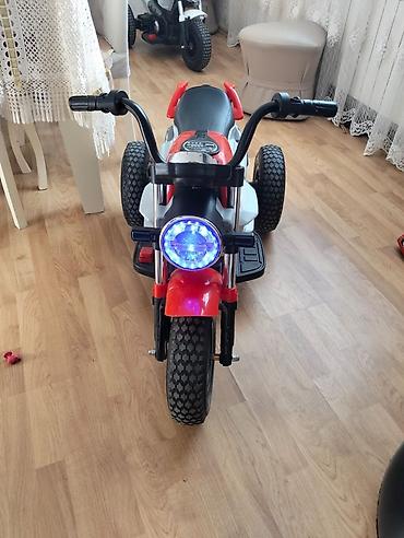 детский мотоцикл каталка: Uşaq elektrikli üçtəkərli motosiklet - Rəng: qırmızı-qara-ağ - Üç — 2