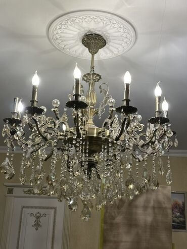 qar qizi: Çılçıraq, 10 və daha çox lampa, Metal