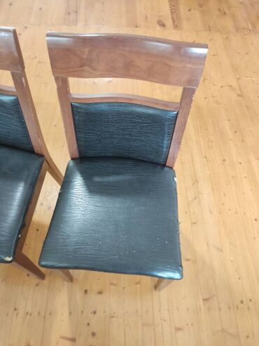 Masa və oturacaq dəstləri: Qonaq otağı üçün masa və oturacaqlar. Şəkildə göründüyü vəziyyətdədir — 6