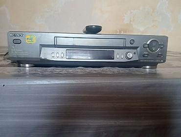 video kaset: Sony VHS videomaqnitofon - Marka/model: Sony (Multi System VHS Video — 4