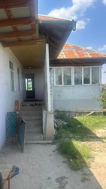 Продажа коттеджей и домов: Продаётся дом в Ошской области. Основные характеристики: - Материал — 3