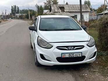 Hyundai: Hyundai Solaris: 2014 г., 1.4 л, Механика, Бензин, Седан