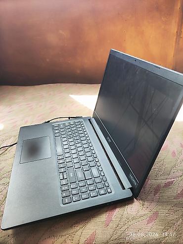 logitech 920: Ноутбук Acer в черном корпусе. Оснащен большим экраном с тонкими — 4