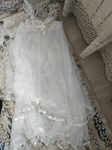 Baş geyimləri: Qirmızı şak satılıb.ag qalir.Qiymetler ferqlidir vhatsap aktivdir — 12