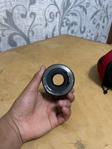 Объективы и фильтры: Объектив Canon 50mm f/1.8 STM подходит для создания портретов с
