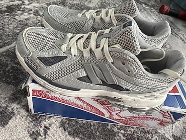 Кроссовки New Balance (модель в стиле running/athleisure), размер US 8 at lalafo.kg Кроссовки New Balance (модель в стиле running/athleisure), размер US 8