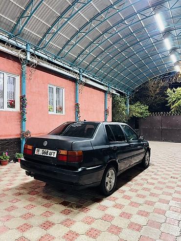 Volkswagen: Volkswagen Vento: 1993 г., 1.8 л, Механика, Бензин, Седан — 3