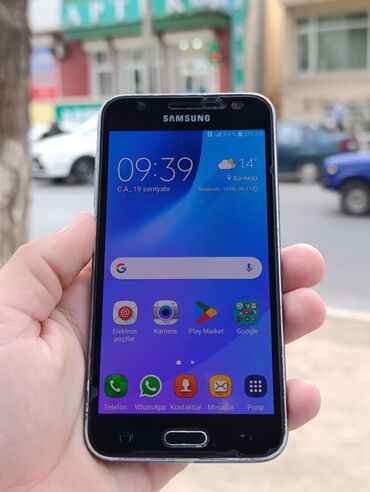 samsung s8 qiymeti ikinci el: Samsung Galaxy J3 2016, 8 GB, rəng - Qara, Düyməli, İki sim kartlı, Sənədlərlə