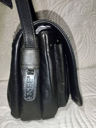 Torbe: Bree odlična kožna torba Skupocena torba, renomiranog brenda Bree u na lalafo.rs — 2 Torbe: Bree odlična kožna torba Skupocena torba, renomiranog brenda Bree u — 2