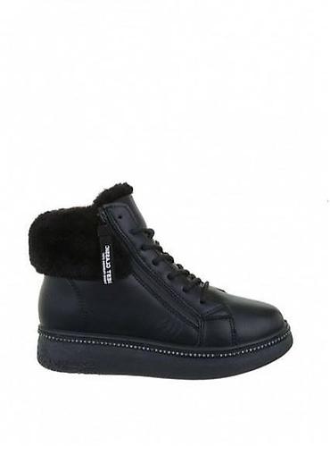 addidas patike: Nove toplo postavljene cizme vel.39.
Unutrasnje gaziste 25cm — 1