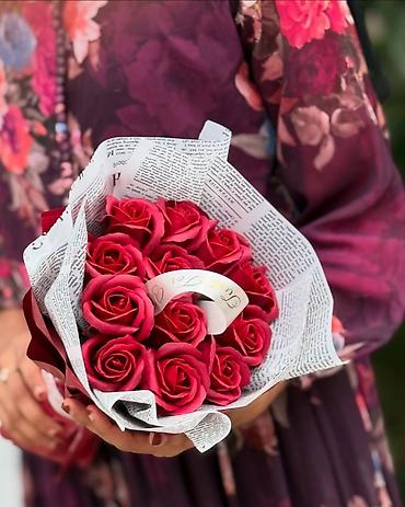 Ostali kućni dekor: Ručni buketi ruža – dekorativni i svečani aranžmani - Elegantni — 12