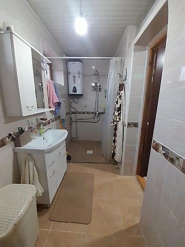 Продажа коттеджей и домов: * Продаётся :В районе К өлмө * Два дома на участке в 4 сотки в черте — 21