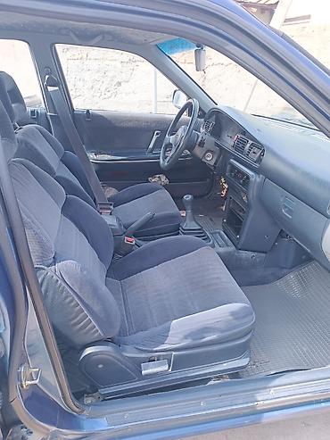 626: Mazda 626: 1990 г., 2 л, Механика, Бензин, Седан — 5