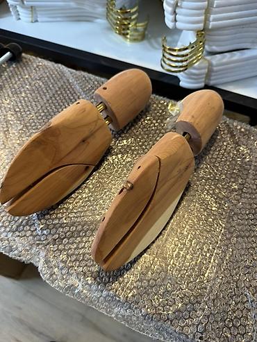 ət otu bitkisi: Təbii ağacdan ayaqqabı qəlibi (shoe tree). Ayaqqabının formasını — 3