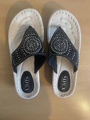 səndəl: Qadın üçün barmaq arası (V-kəsim) sandal Tezedir. Amerikadan alinib — 2