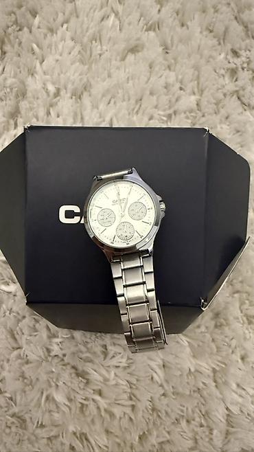 Casio qadin qol saatı - Korpus və qayış: paslanmayan polad, gümüşü