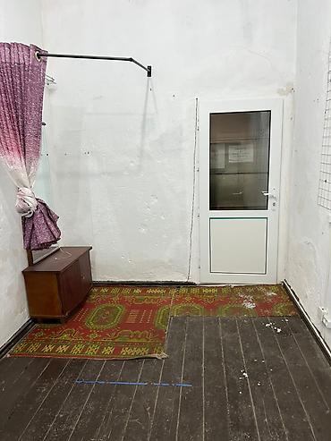 аренда комнаты с подселением: Ул. Кудряшова центр города Орловка, между городской Мэрией — 9