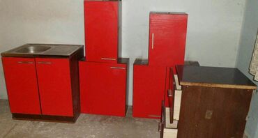 drvene police za kuhinju: Bоја - Crvena, Upotrebljenо